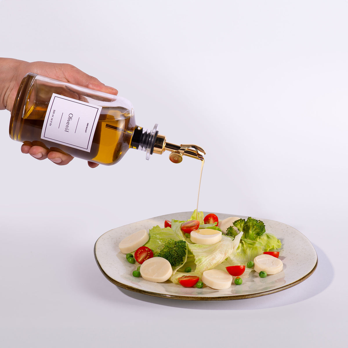 Ölflasche aus Glas mit Ausgießer Gold (Weiß Etiketten, 500ml)