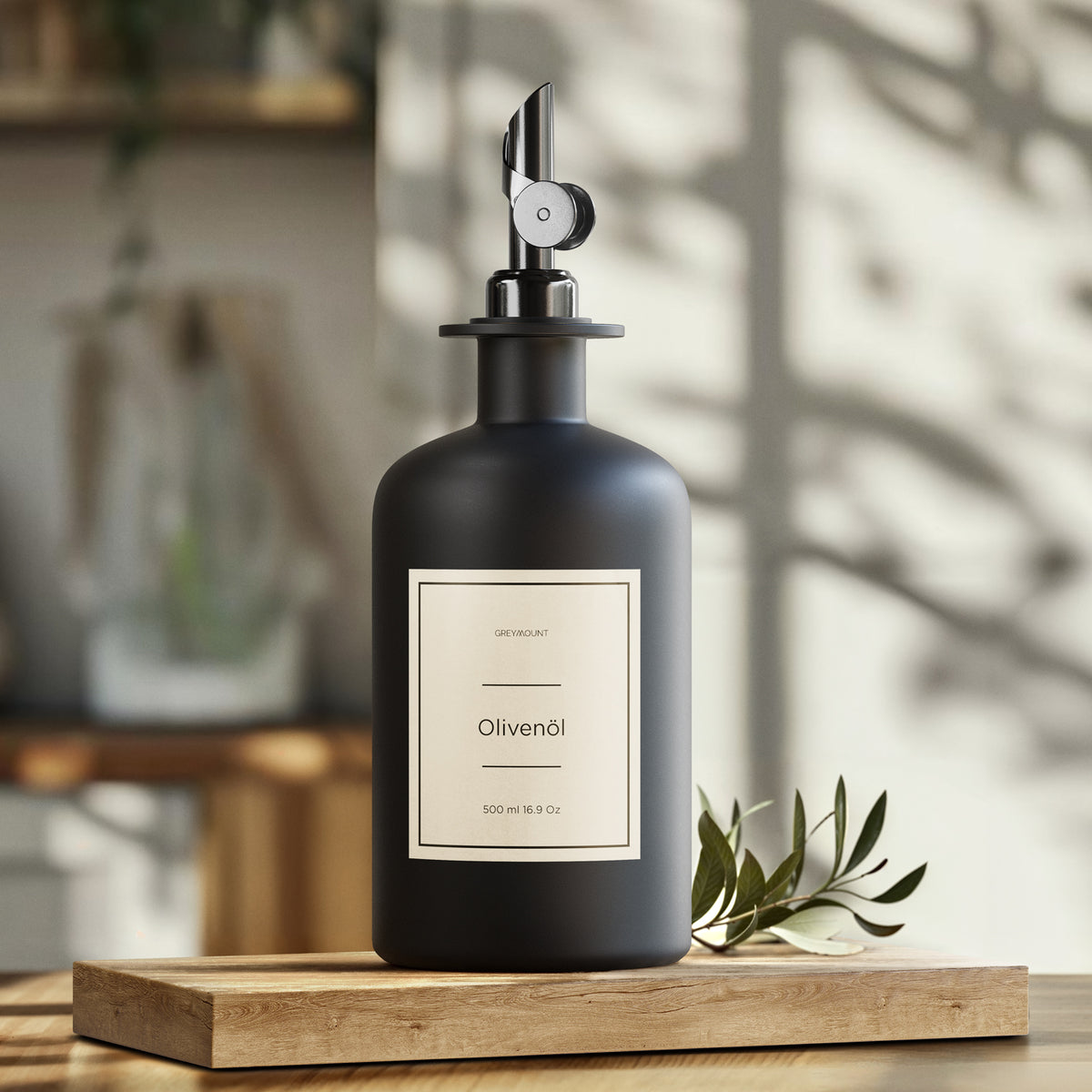 Ölflasche aus Glas Schwarz mit Ausgießer Schwarz (Sand Etiketten, 500ml)
