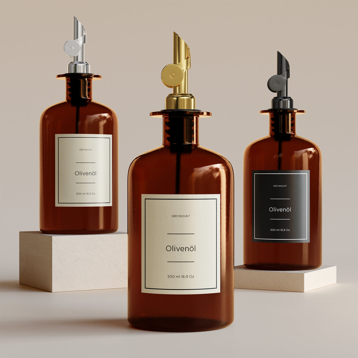 Ölflasche aus Braunglas mit Ausgießer Gold (Schwarz Etiketten, 500 ml)