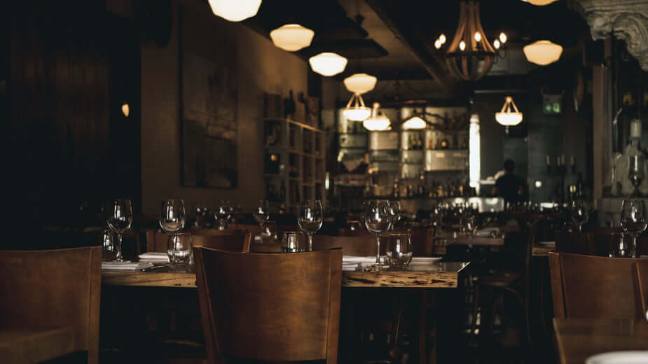 Restaurant Ambiente mit den eleganten Pfeffermühlen