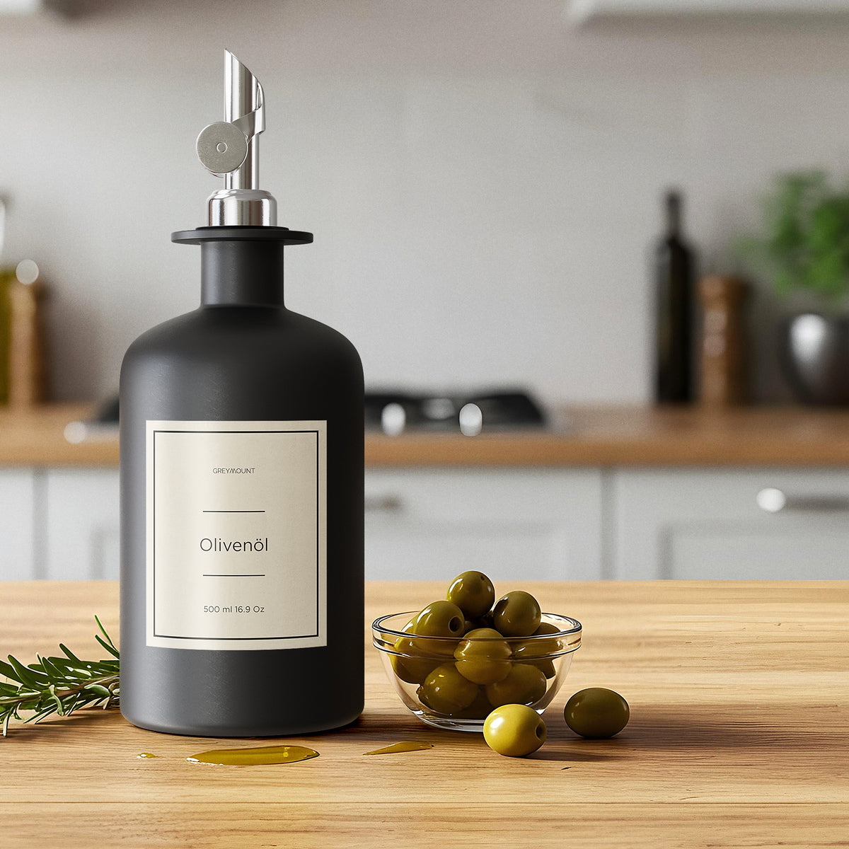 Ölflasche aus Glas Schwarz mit Ausgießer Silber (Sand Etiketten, 500ml)
